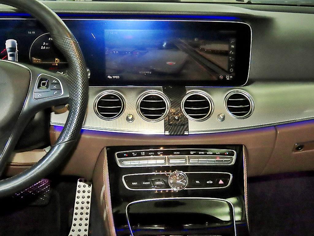 Mercedes Benz E class - Vista 11