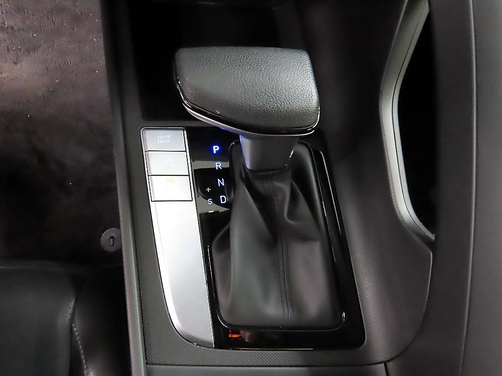 HYUNDAI Avante - Vista 10