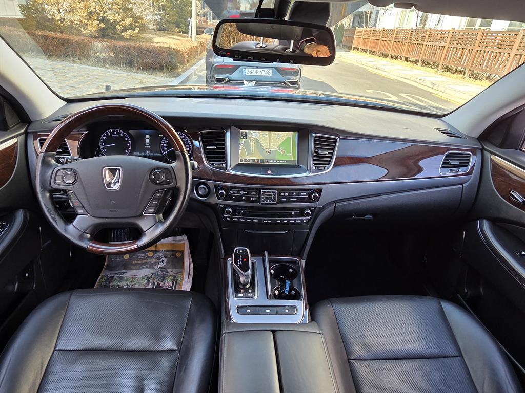 HYUNDAI Equus - Vista 12