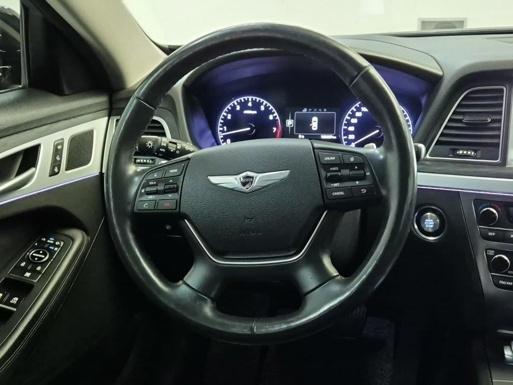 HYUNDAI Genesis - Vista 9