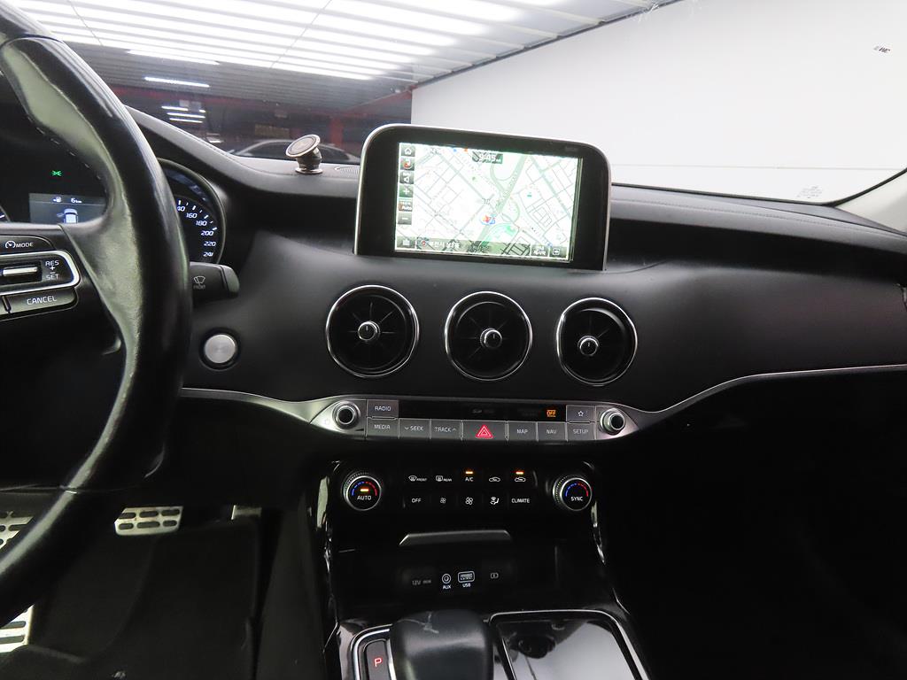 KIA Stinger - Vista 10