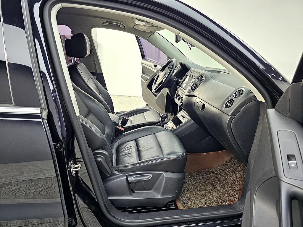 Volkswagen Tiguan - Vista 11
