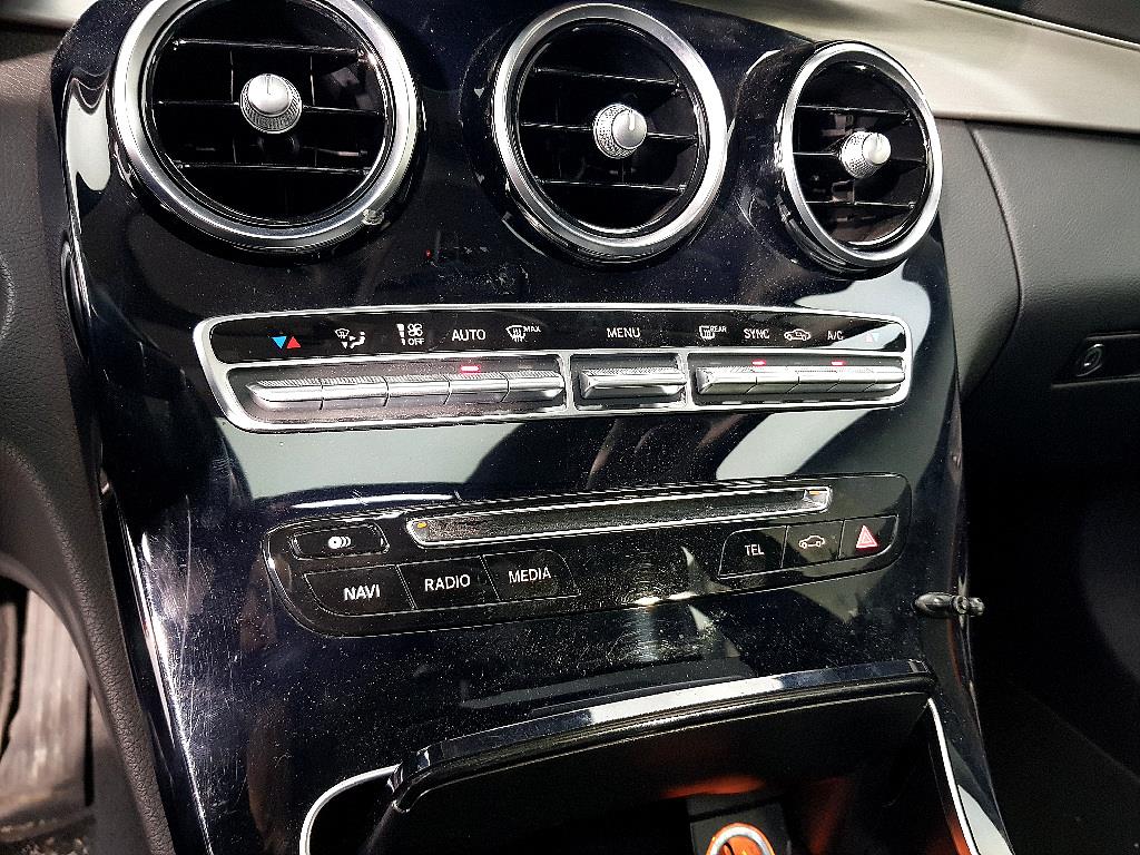 Mercedes Benz C Class - Vista 12