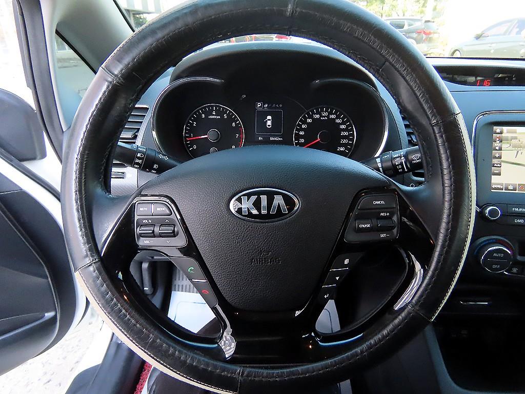 KIA K3 - Vista 8