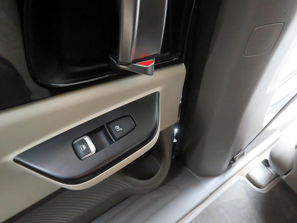 KIA Carnival - Vista 9