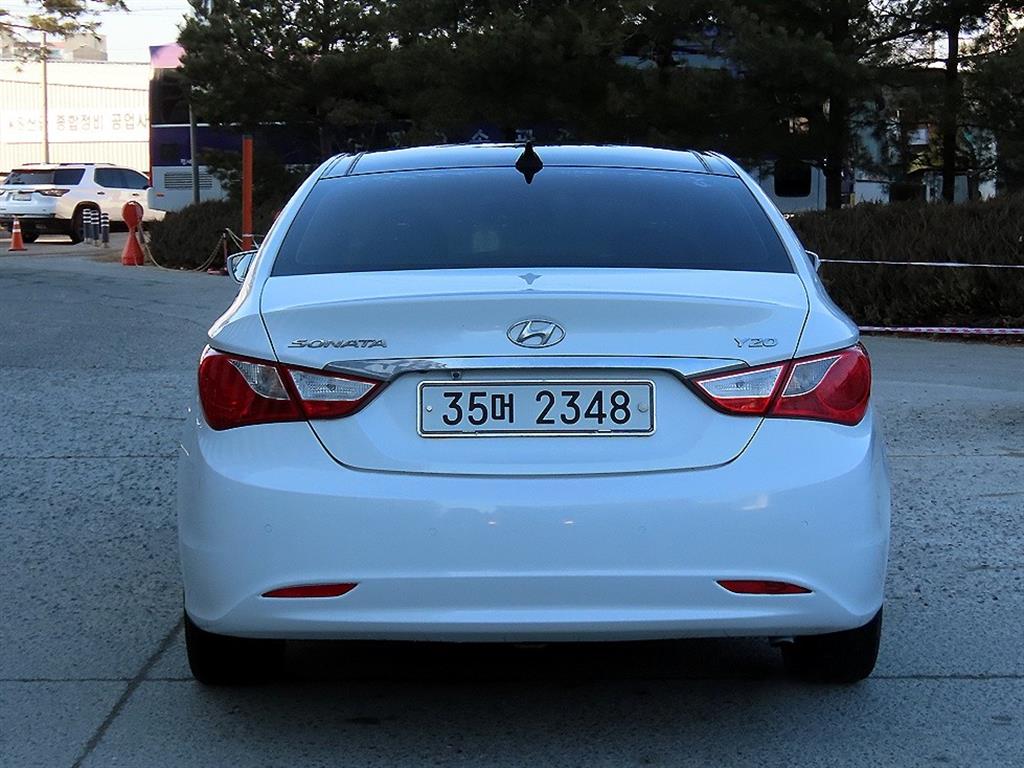 HYUNDAI Sonata - Vista 4