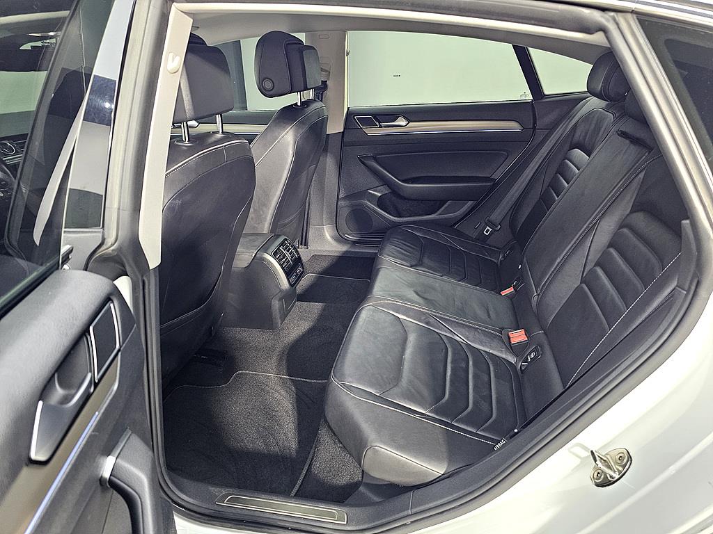 Volkswagen Arteon - Vista 9