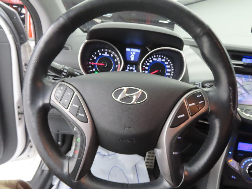 HYUNDAI Avante - Vista 8