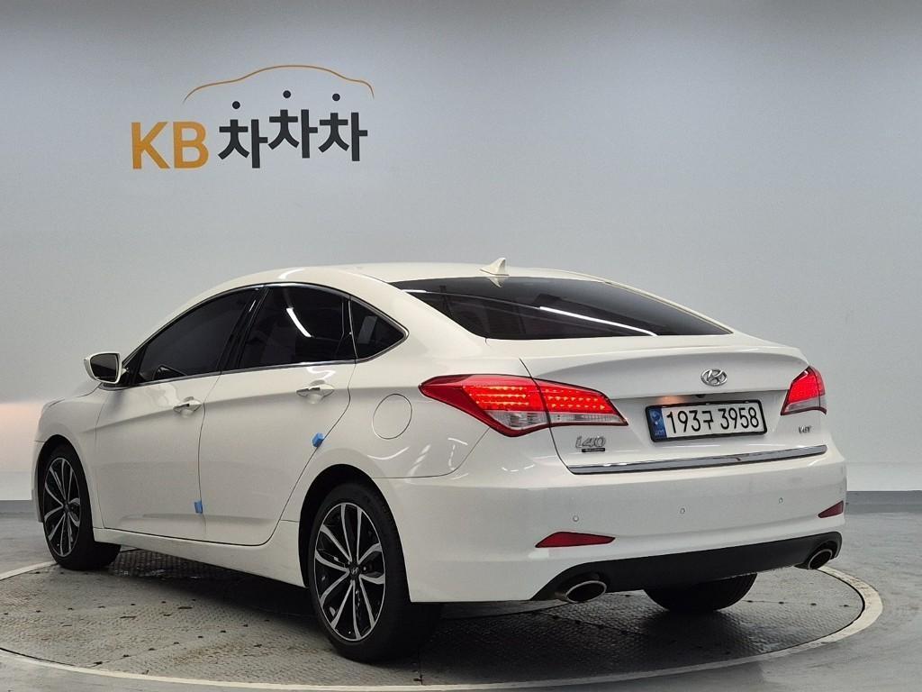 HYUNDAI i40 - Vista 4