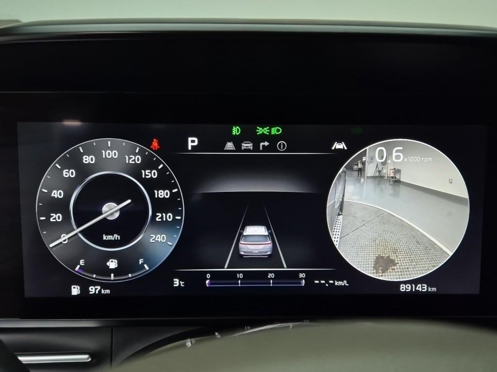 KIA Carnival - Vista 9