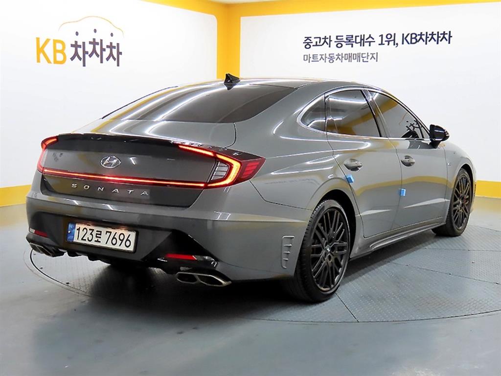 HYUNDAI Sonata - Vista 4