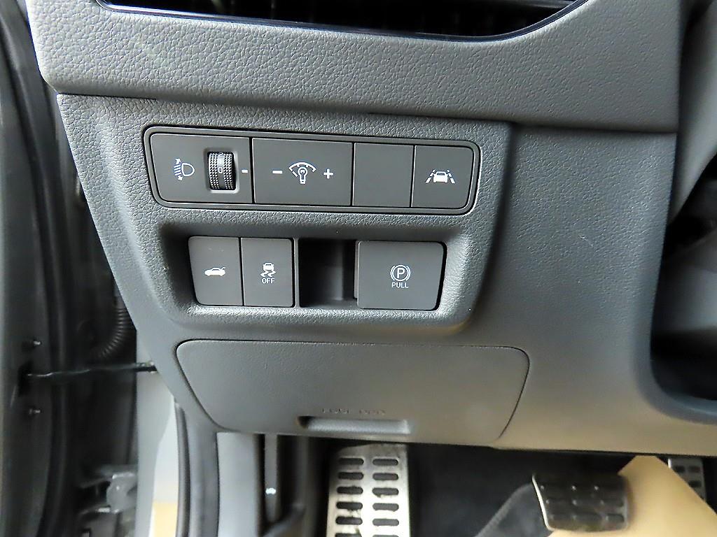 HYUNDAI Sonata - Vista 12