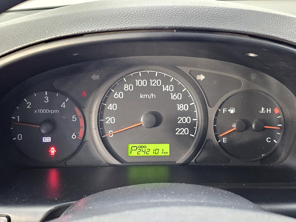 HYUNDAI Starex - Vista 7