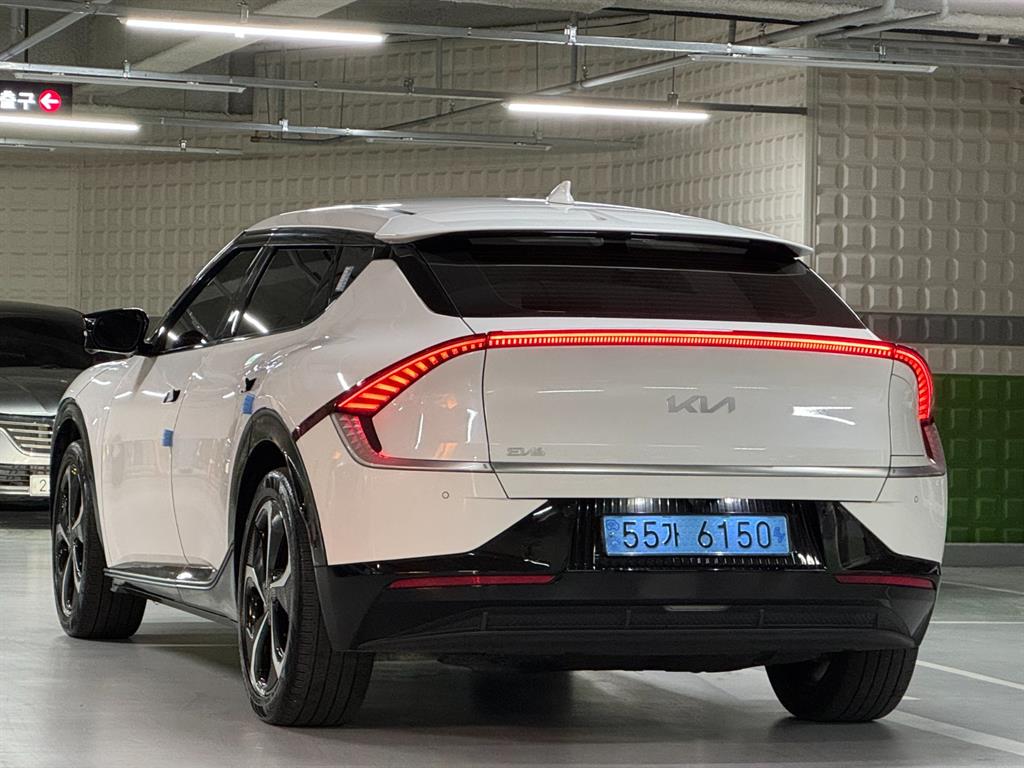 KIA EV6 - Vista 4