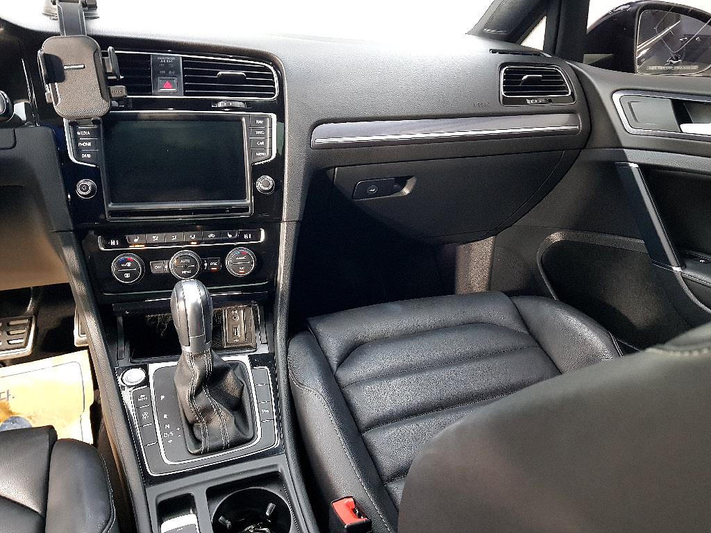 Volkswagen Golf - Vista 10