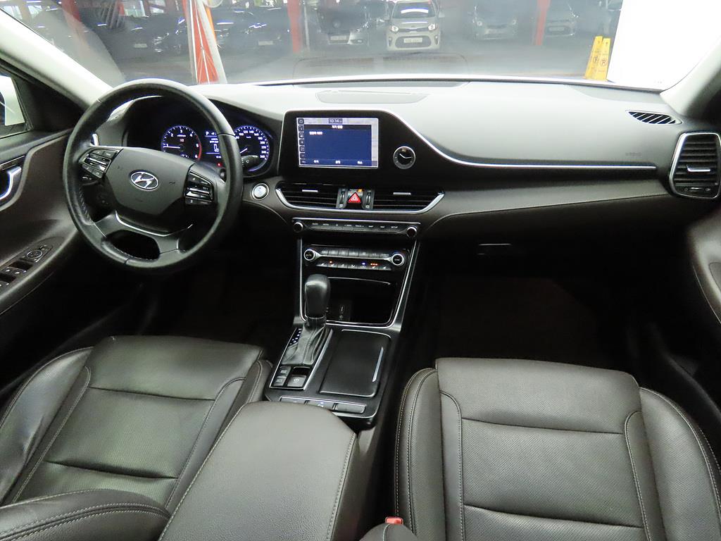 HYUNDAI Grandeur - Vista 5