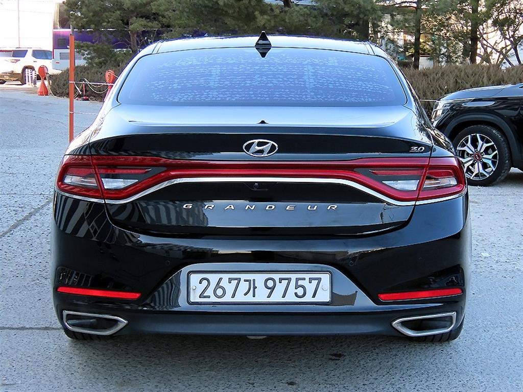 HYUNDAI Grandeur - Vista 4