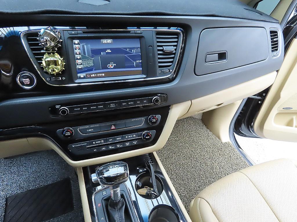 KIA Carnival 2016 Negro - Importación desde Corea - HF Imports Iquique - Foto 7