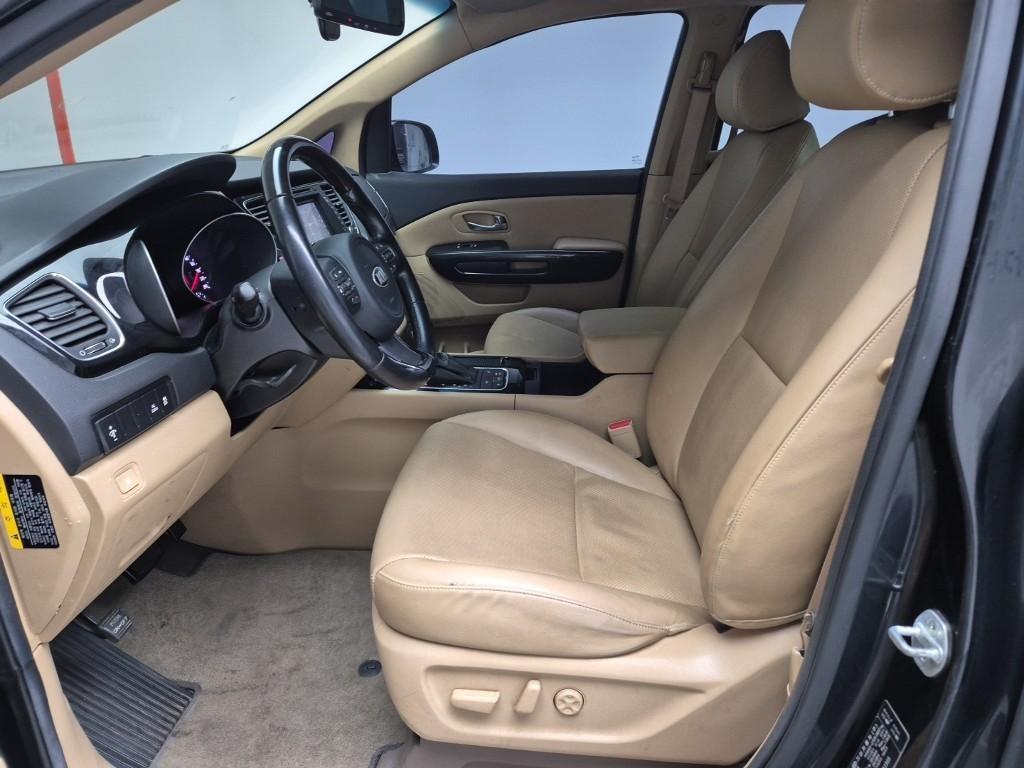 KIA Carnival - Vista 10