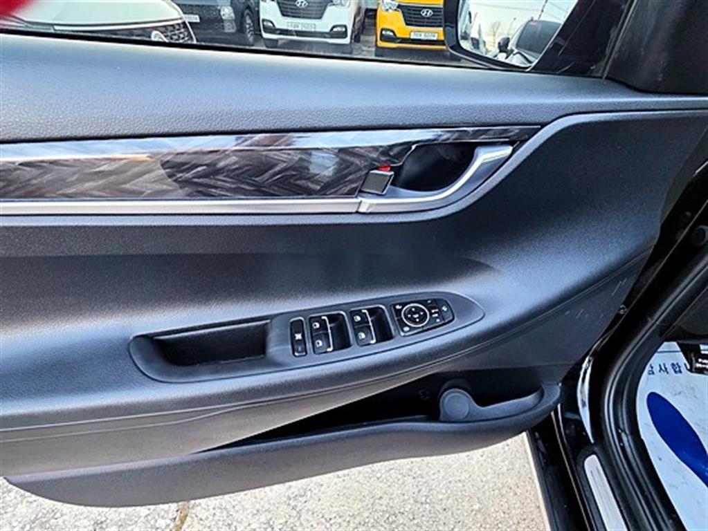 HYUNDAI Grandeur - Vista 7