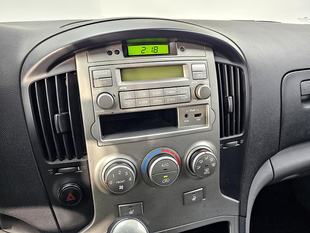 HYUNDAI Starex - Vista 12