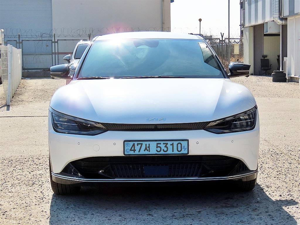 KIA EV6 2022 Blanco - Importación desde Corea - HF Imports Iquique - Foto 1