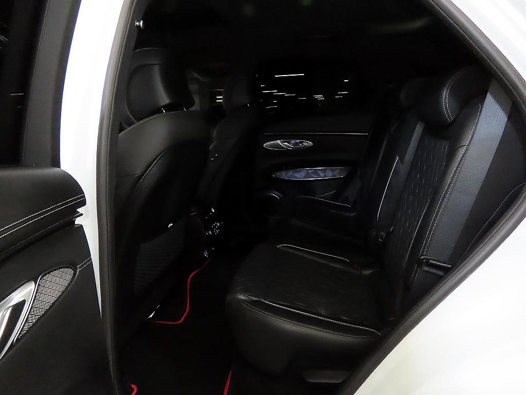 Genesis GV70 - Vista 7