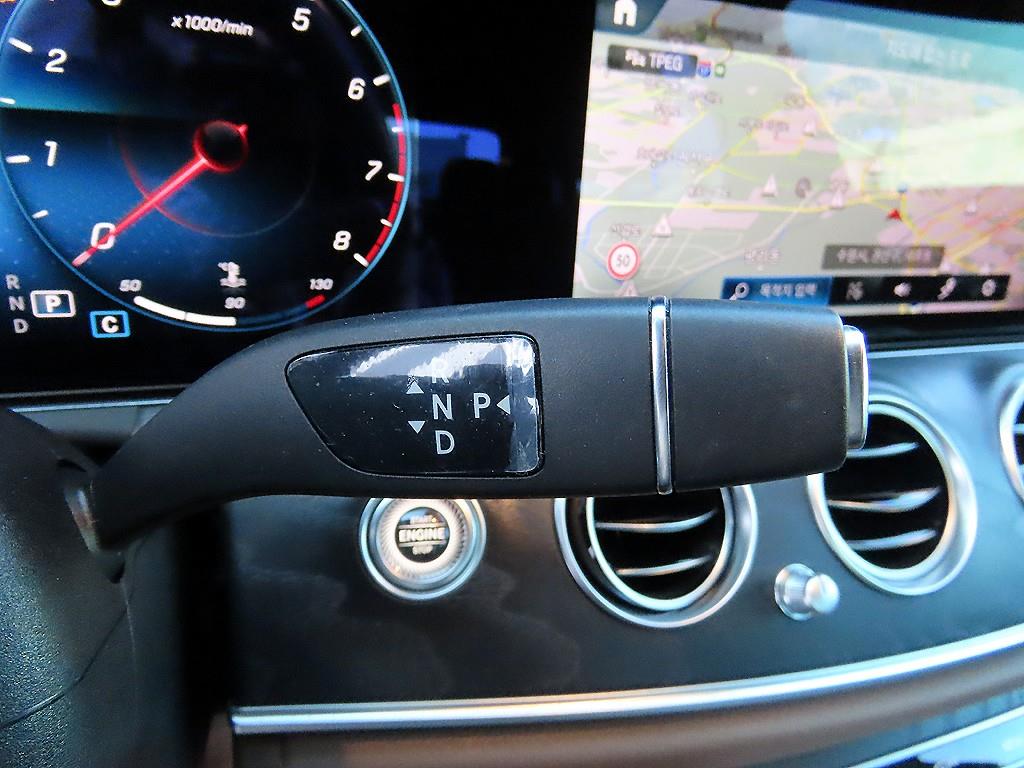 Mercedes Benz E class - Vista 11