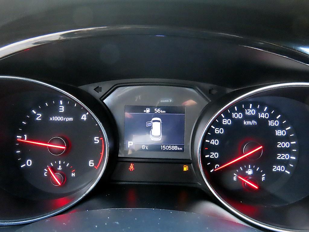 KIA Carnival - Vista 10