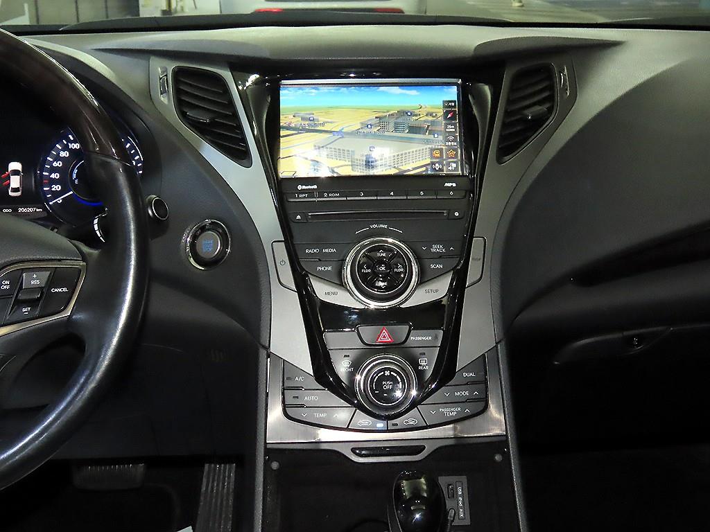 HYUNDAI Grandeur - Vista 11