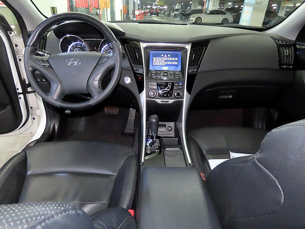 HYUNDAI Sonata - Vista 10