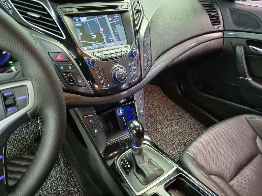 HYUNDAI i40 - Vista 10