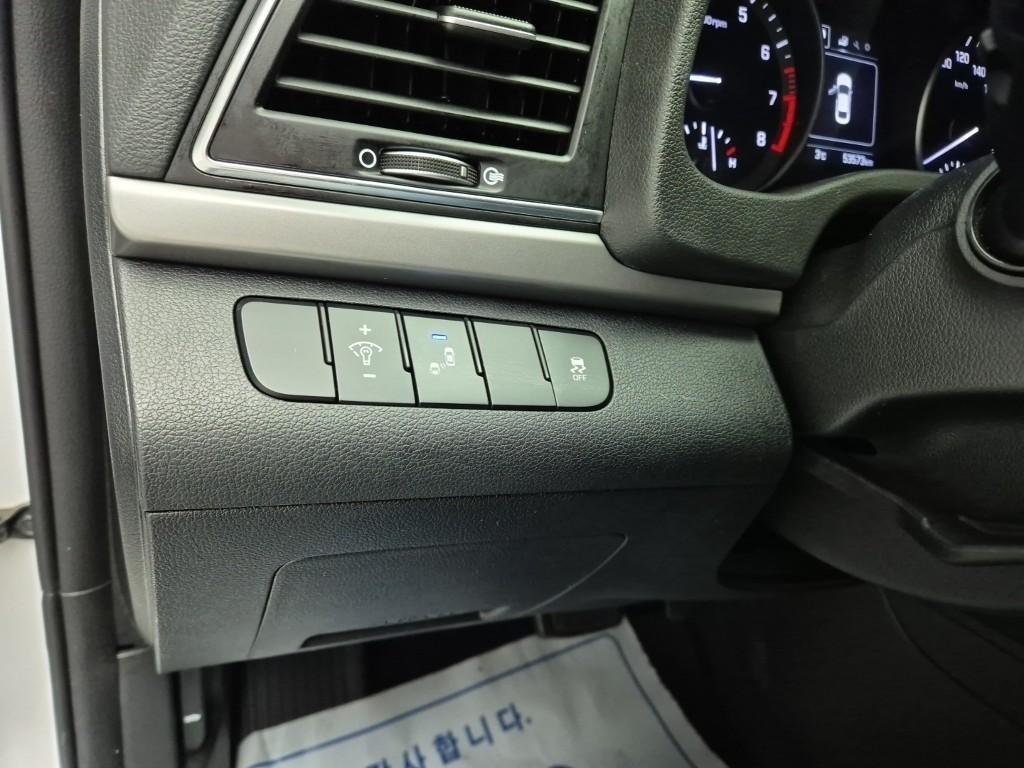 HYUNDAI Avante 2017 Blanco - Importación desde Corea - HF Imports Iquique - Foto 18