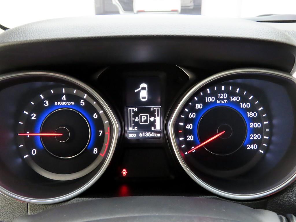 HYUNDAI Avante - Vista 6