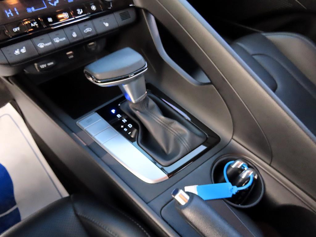 HYUNDAI Avante - Vista 10