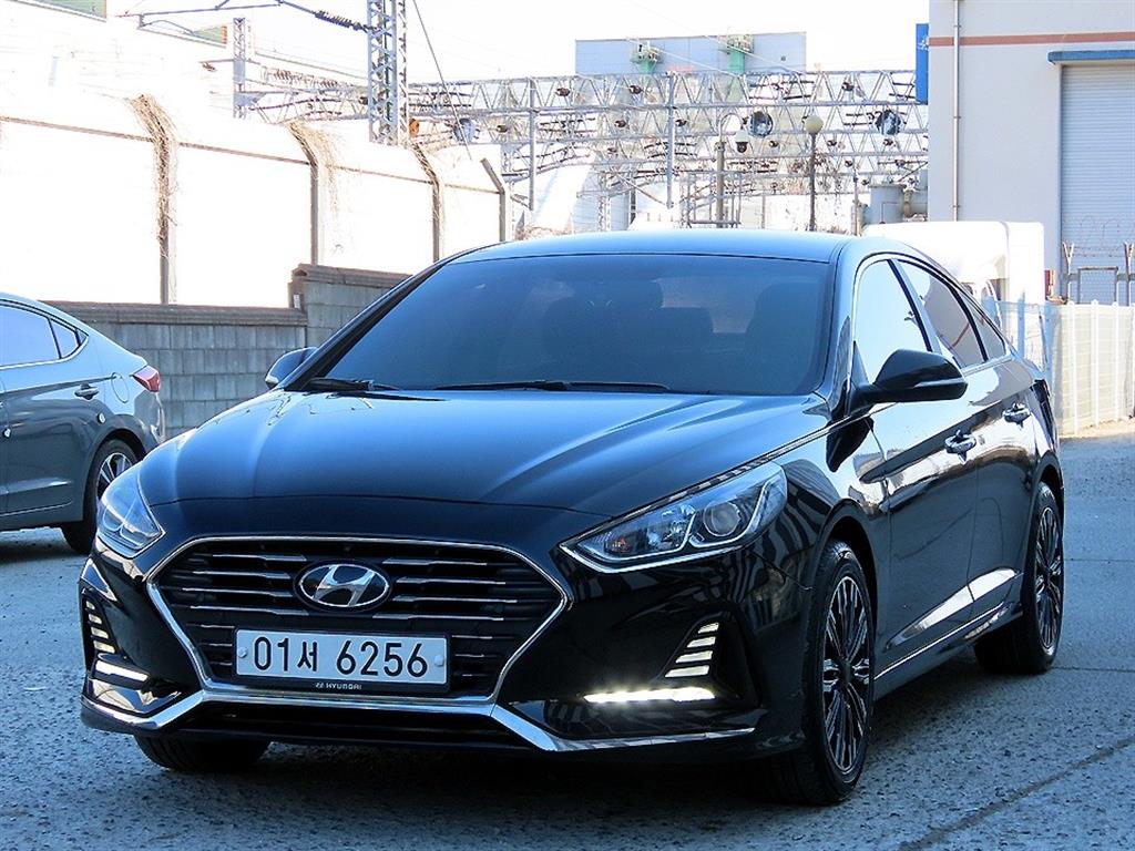 HYUNDAI Sonata - Vista 2