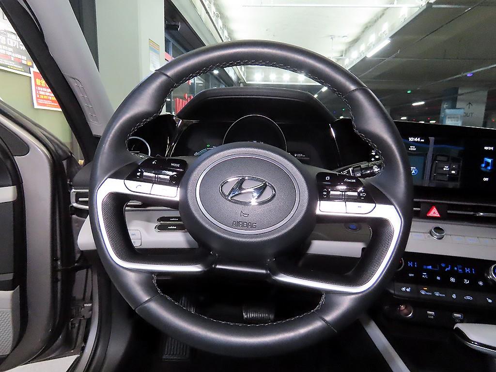 HYUNDAI Avante - Vista 8