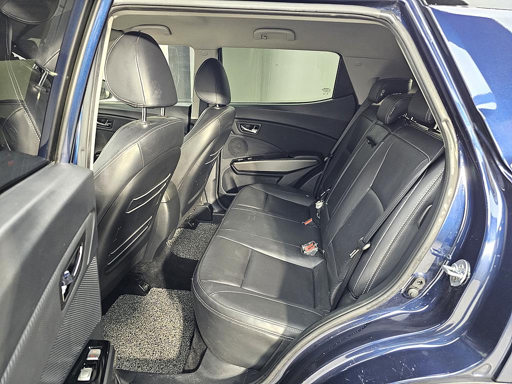 Ssangyong Tivoli - Vista 9