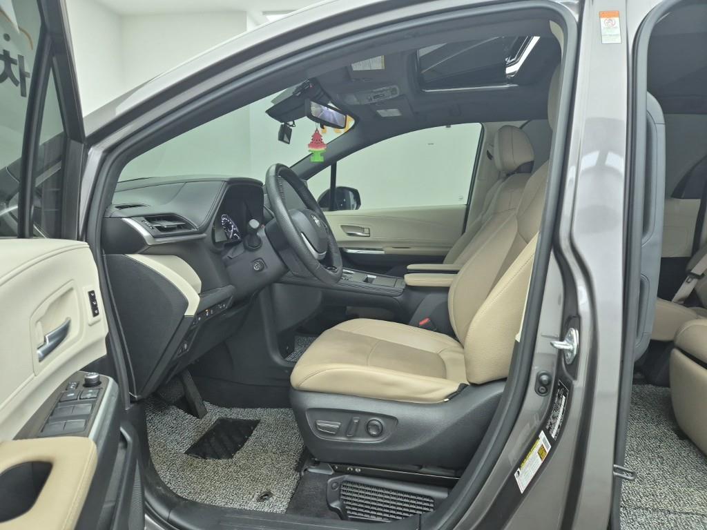 Toyota Siena - Vista 11