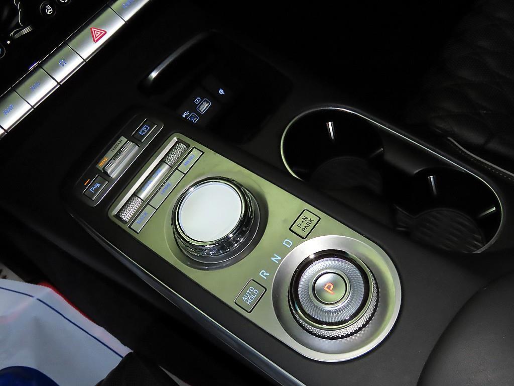 Genesis GV70 - Vista 12