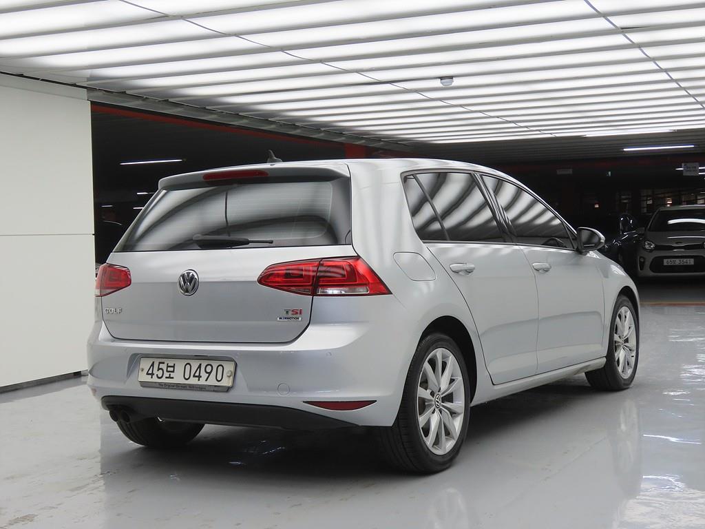Volkswagen Golf - Vista 4