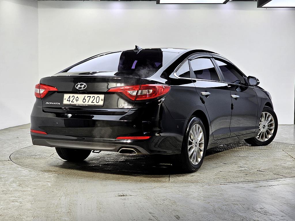 HYUNDAI Sonata - Vista 4