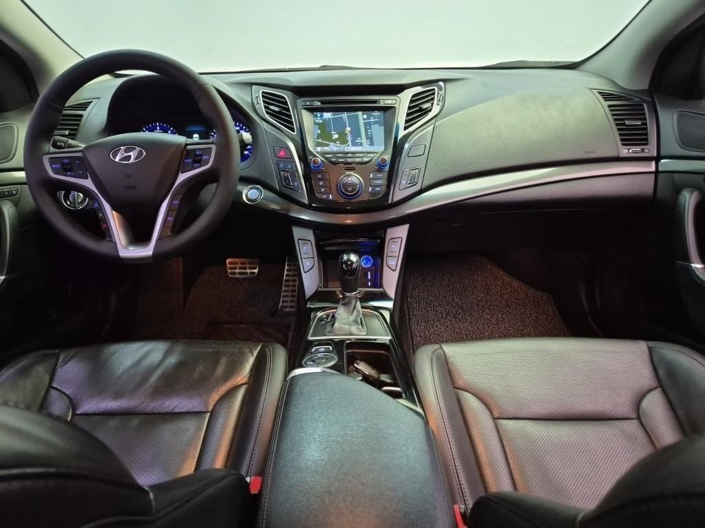 HYUNDAI i40 - Vista 7