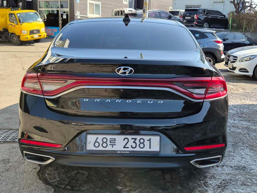 HYUNDAI Grandeur - Vista 5