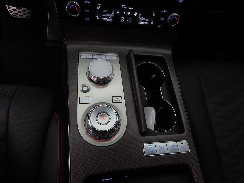 Genesis G80 - Vista 10