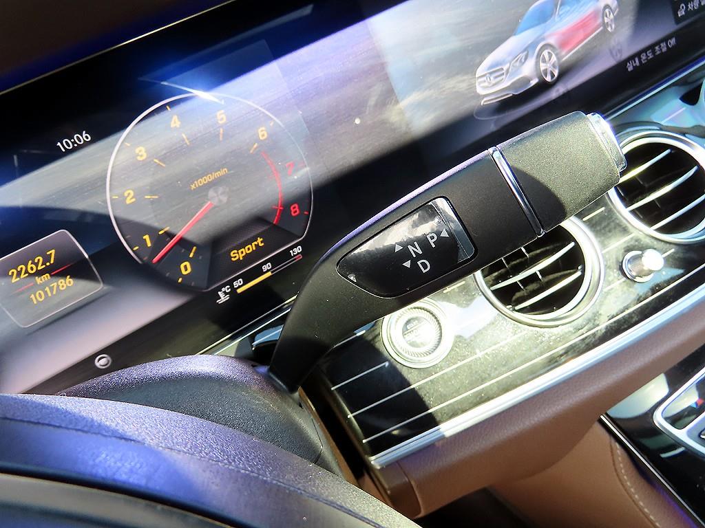 Mercedes Benz E class - Vista 11