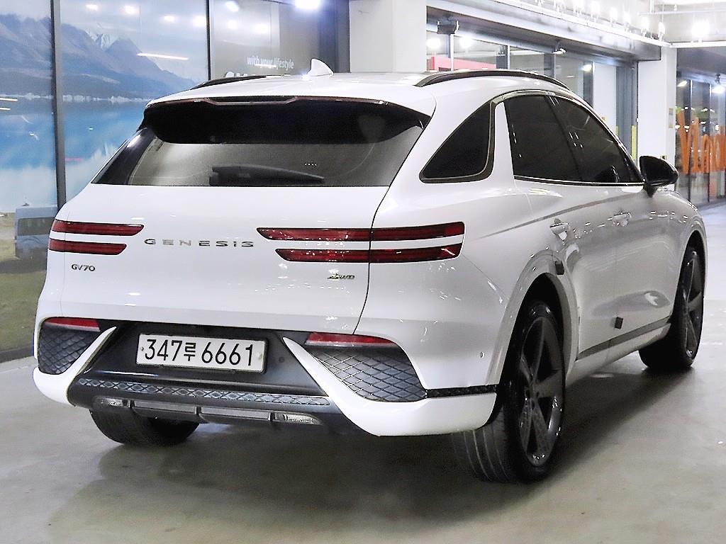 Genesis GV70 - Vista 4