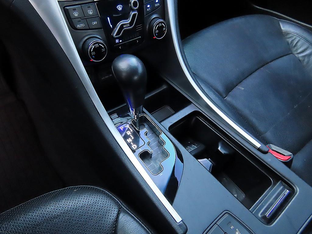 HYUNDAI Sonata - Vista 10