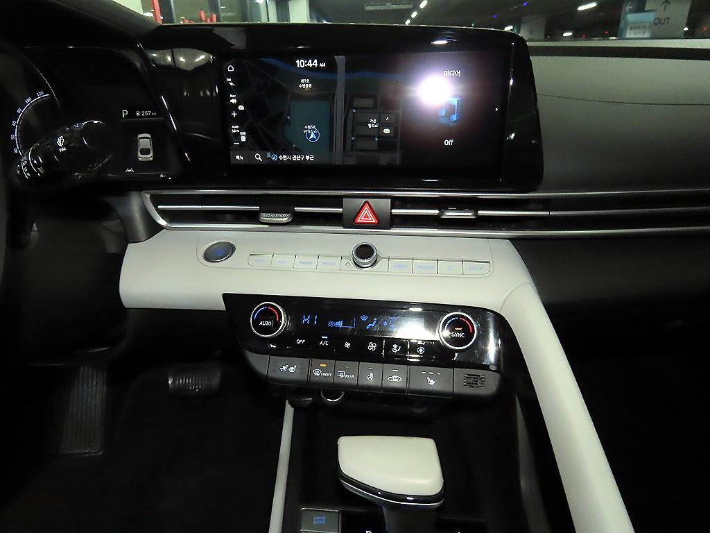 HYUNDAI Avante - Vista 11