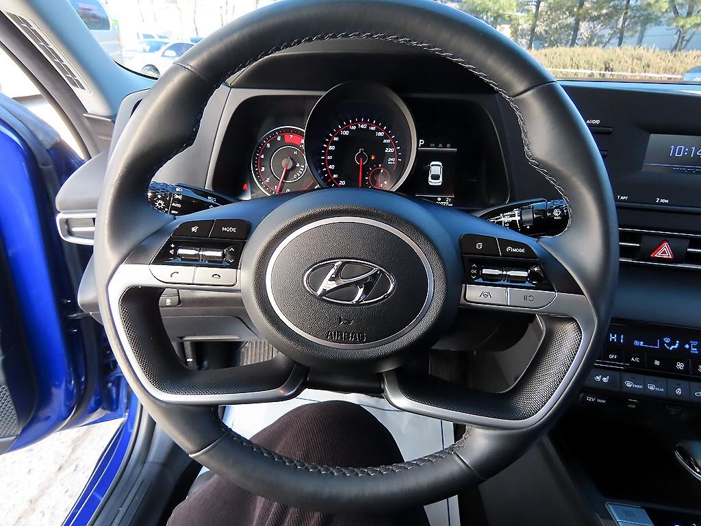 HYUNDAI Avante - Vista 8